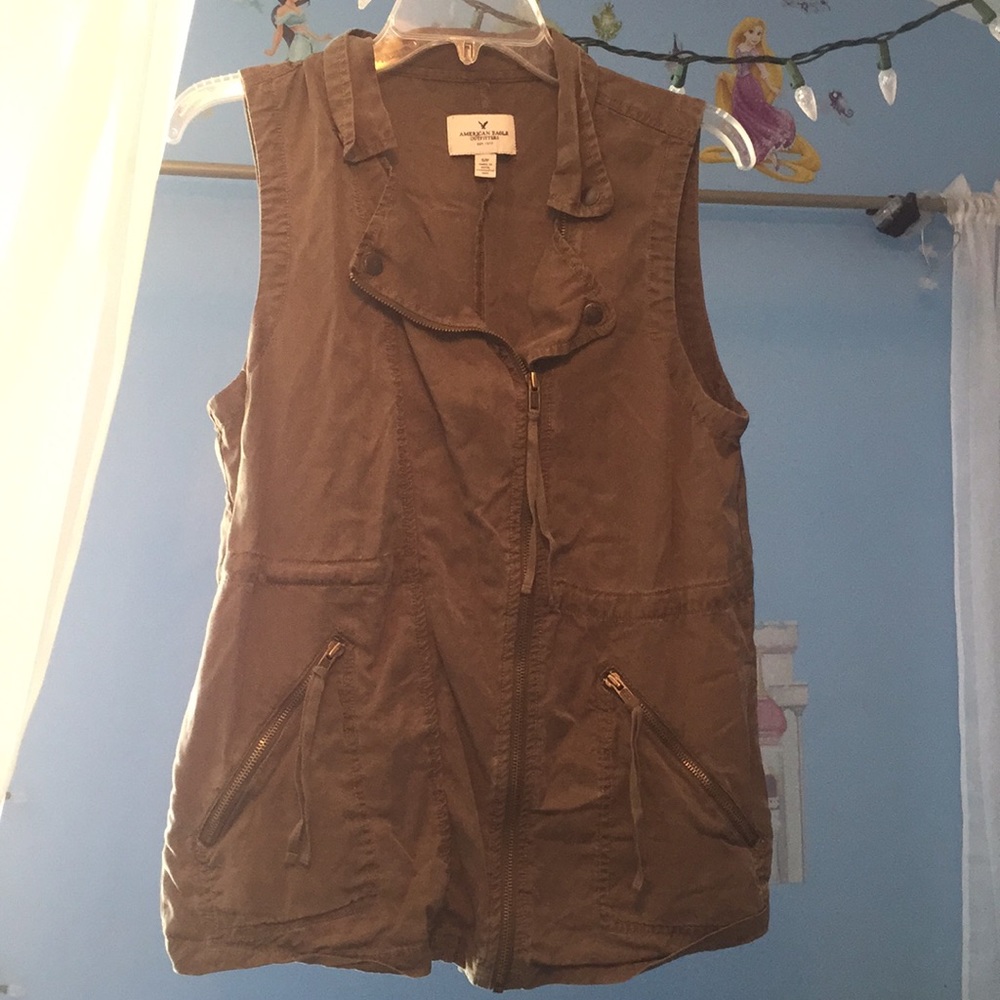 American Eagle zip up tank